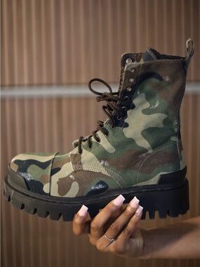 Balenciaga Striker 20mm Boot